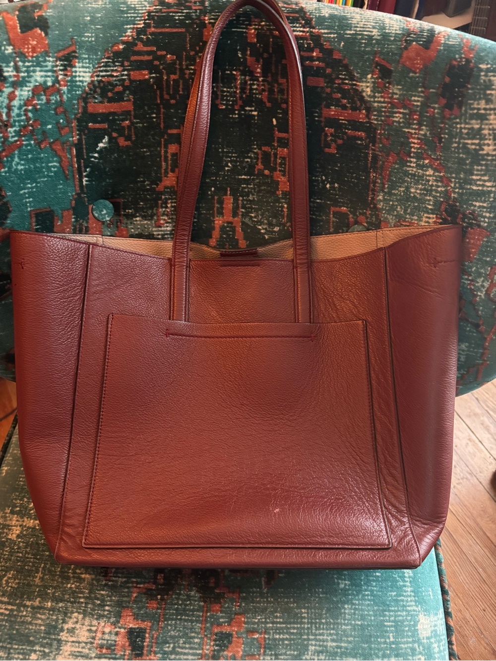 Women's Leather Tote Bag in Burgundy - Picture 2 of 6